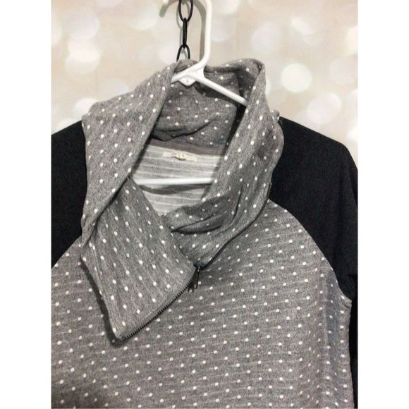 Maurice’s Size Small Zip Cowl Neck Sweatshirt Top Gray White Swiss Dot - Picture 11 of 12